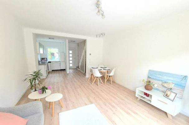 Lichtdurchflutetes Wohnzimmer 