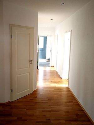 Flur mit Parkettfußboden