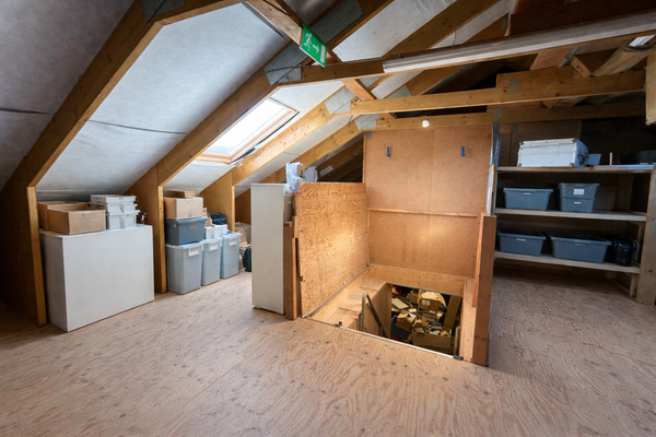 Lagerfläche im Dachboden