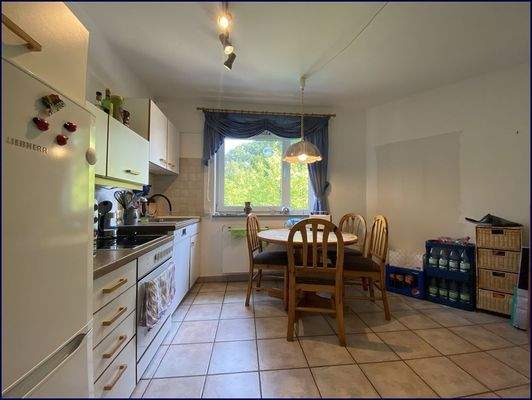 Küche mit Essbereich