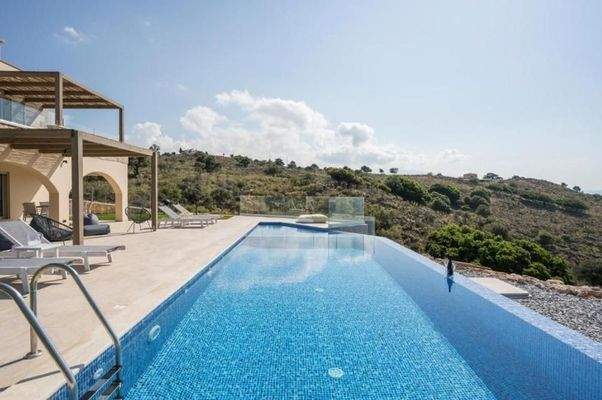 Kreta: Steinvilla mit Meerblick und Infinity-Pool in Drapanos zu verkaufen