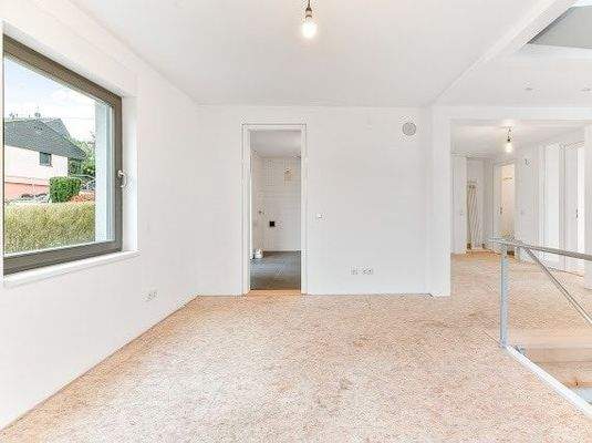 Essbereich mit Blick in die Küche