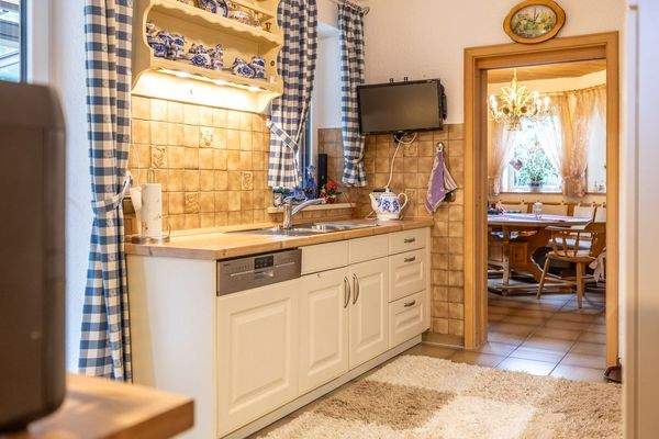 Großzügiges Wohnhaus mit Garten, Wintergarten & PV – ruhig gelegenes Raumwunder