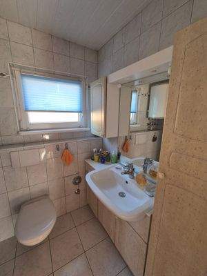 Badezimmer mit Dusche