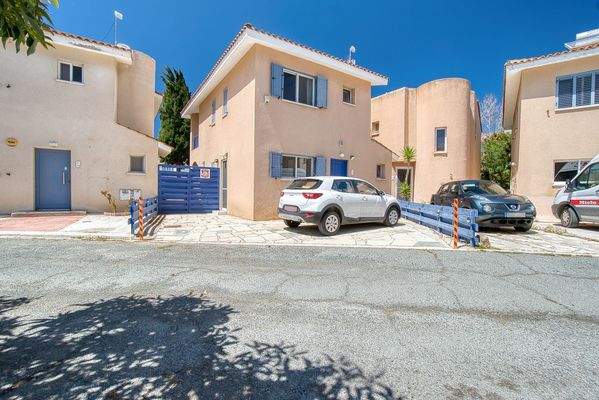 680735-detached-villa-for-sale-in-kato-paphos-univ