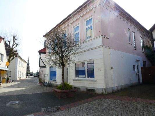 Aussenansicht mit Blick in die kl. Fußgängerzone