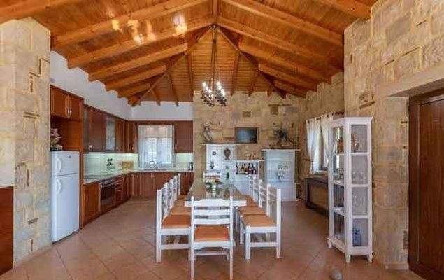 Kreta, Sisi: Einzigartiges Steinhaus mit Swimmingpool zum Verkauf