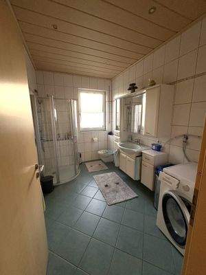 5 Neubau OG Bad_WC.jpg