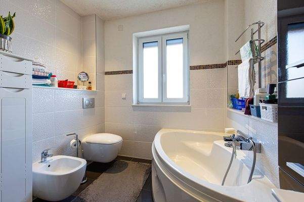 EG-Wohnung-Badezimmer1