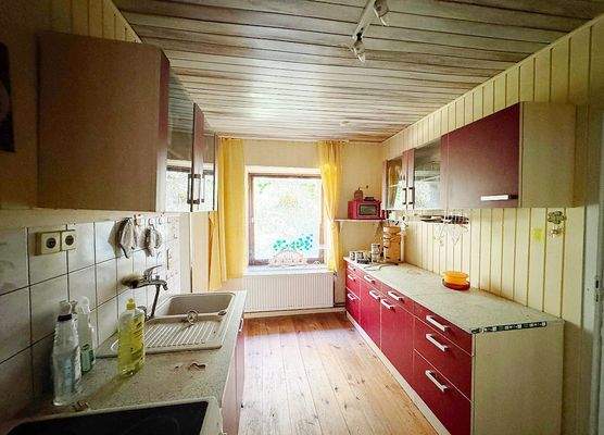 ...die Küche im schwedenrot ist schon drin