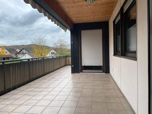 Balkon über gesamte Hausbreite