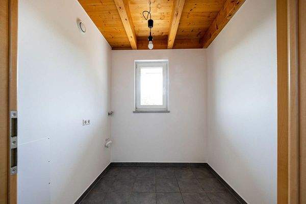 Hauswirtschaftsraum im OG