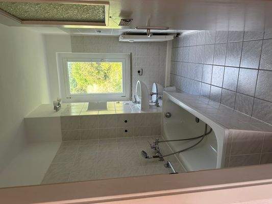 Badezimmer mit Badewanne
