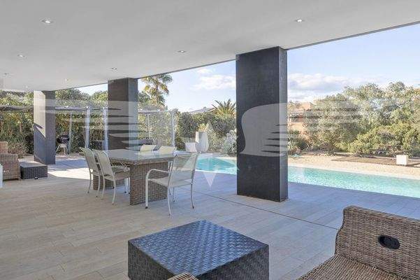 Überdachte Terrasse