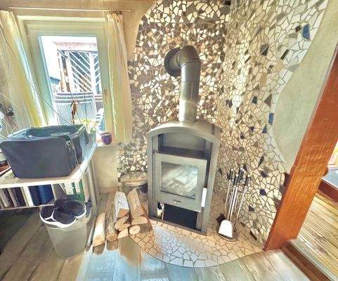 Zweiter Kamin im Bürobereich (EG)