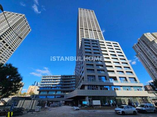 Contemporary Real Estate in Luxury Complex in Atasehir