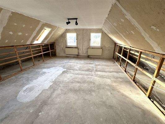 großes Zimmer im DG