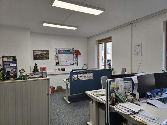 Arbeitsplatzgestaltungsvorschlag im Büroraum