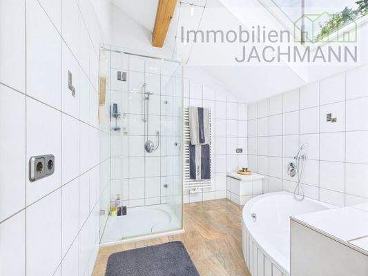 Hauptwohnung Bad im OG