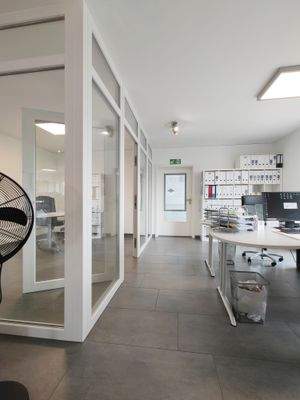 Büro_1OG_Blick-Besprechungsraum_3