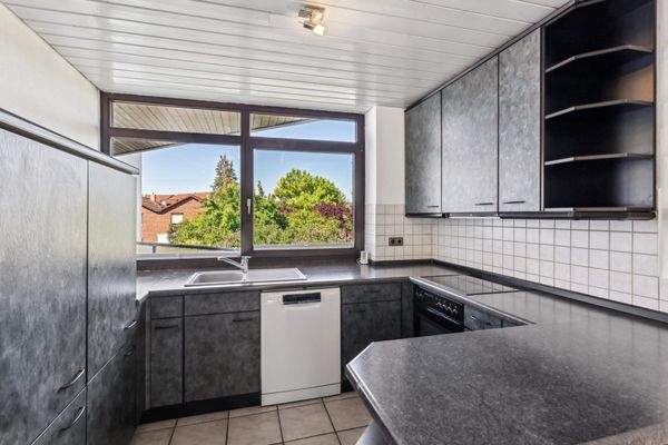 Küche mit Blick auf den Westbalkon