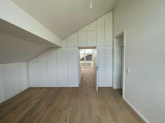 Schlafzimmer mit Einbauschrank