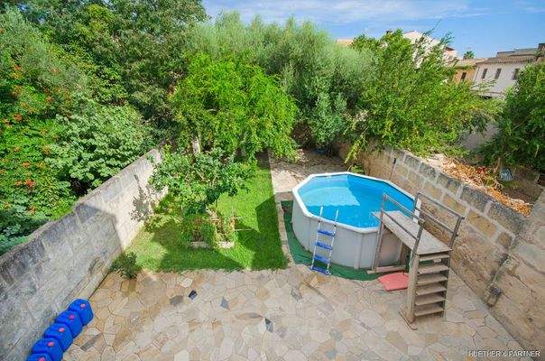 Garten mit Aufstellpool