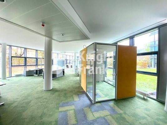 Openspace mit Telefonbox