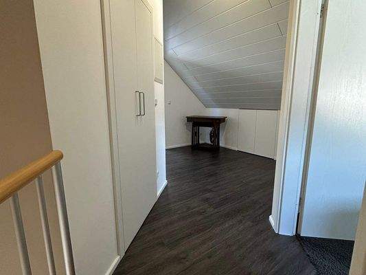 Flur im DG (1)