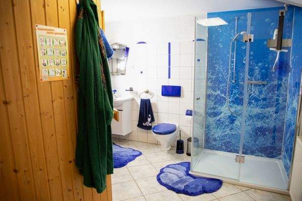 Bad mit Sauna im Keller