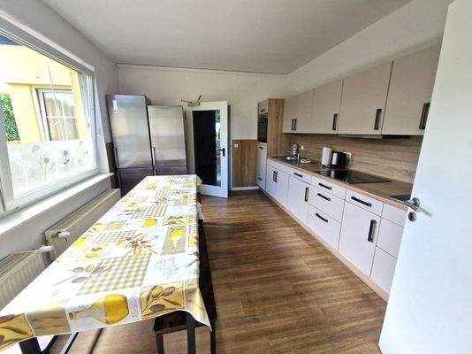 Gemeinschaftsküche 2 mit Sitzbereich