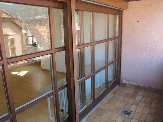 Große bodentiefe Fenster