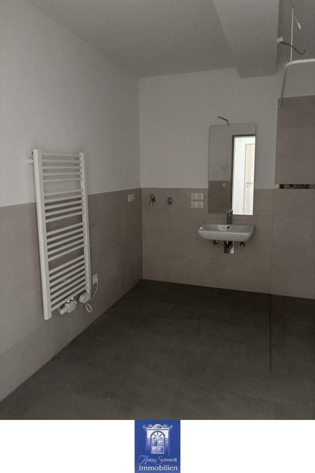 Rollstuhlgerechte Wohnung mit Fußbodenheizung, edlem Bad, moderner EBK, Terrasse! - Foto 4