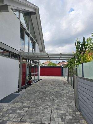 4 Giebelseite mit Doppelgarage