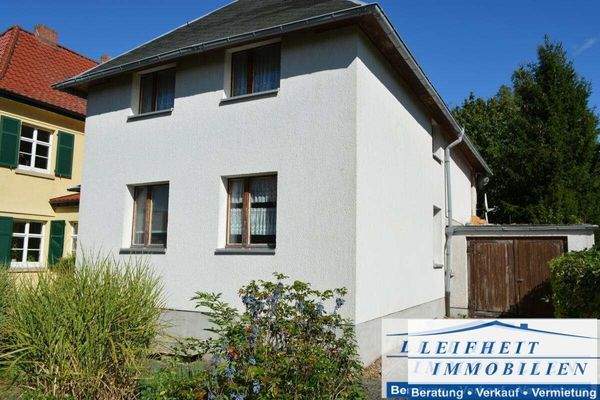 Vorder- und Seitenansicht