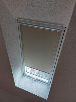 Schlafbereich Velux Fenster Rollo
