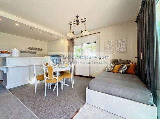 12acbec48f2c41a2a8522eb24cd7577f-original