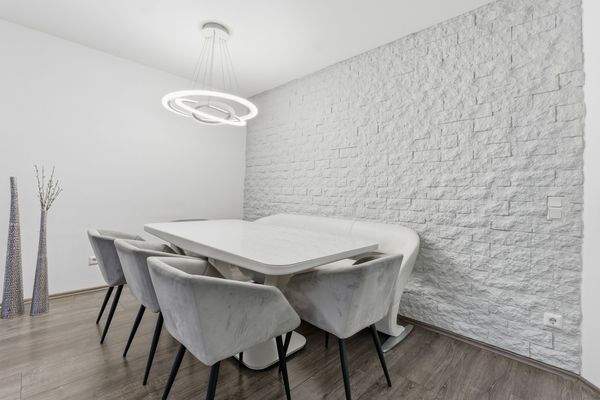 Wohnzimmer/ Esszimmer 