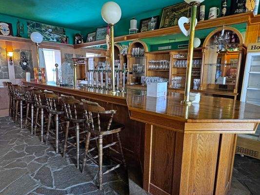 Barbereich Gaststätte rechts