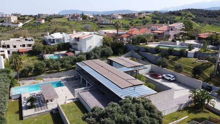 Kreta, Stalos: Luxuriöse Villa mit Meerblick in Strandnähe zu verkaufen