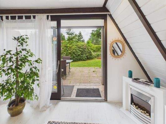 CAM01223G0-PR0125-STILL006