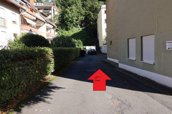 Zufahrt zu den Garagen