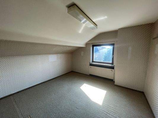 Haus-Buseck-Zimmer DG (3).JPG