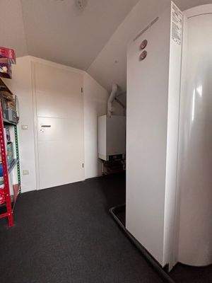 Dachboden (Abstell- u.Heizung)