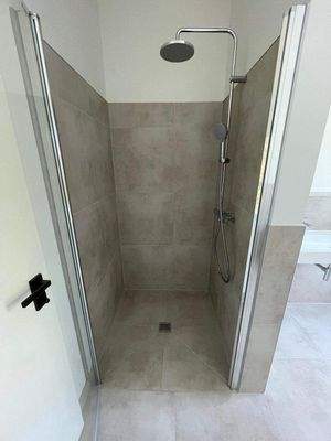 Dusche OG_.jpg