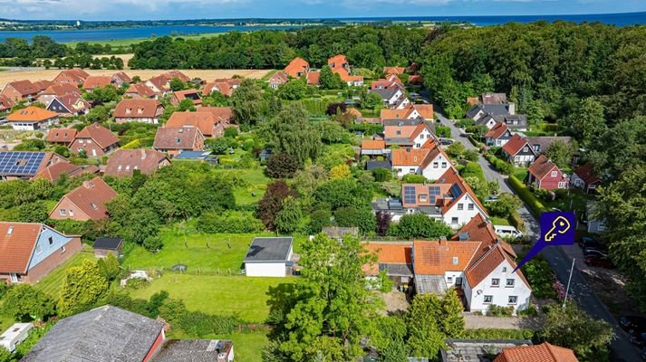 Doppelhaushälfte mit großem Garten