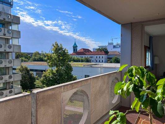 Balcony (Balkon)