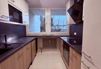 Neue Küche mit Ausstattung