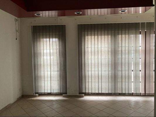 Verkaufsbereich mit Schaufenster - Erdgeschoss