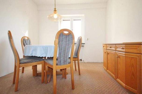 Zimmer/Büro, derzeit als Esszimmer genutzt
